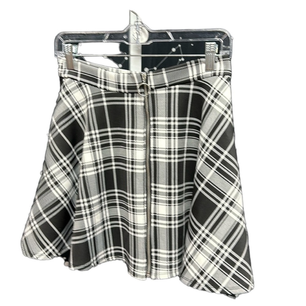 Hot Topic - NWT - Skater Skirt Size Small